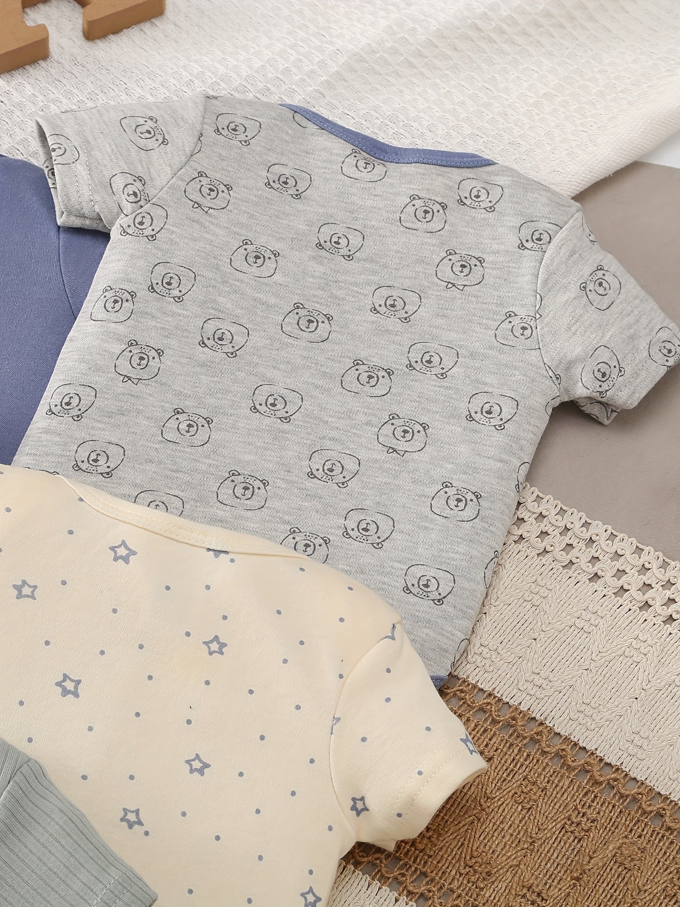 Luna & Lino Primeiro Guarda-Roupa do Bebê – Kit 8 Peças de Bodys Confortáveis e Estilosos